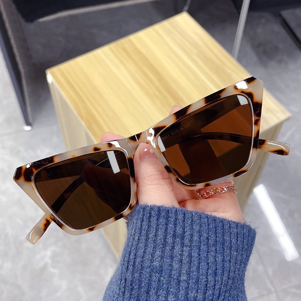 Tortoise Frame Cat Eye Sunglasses